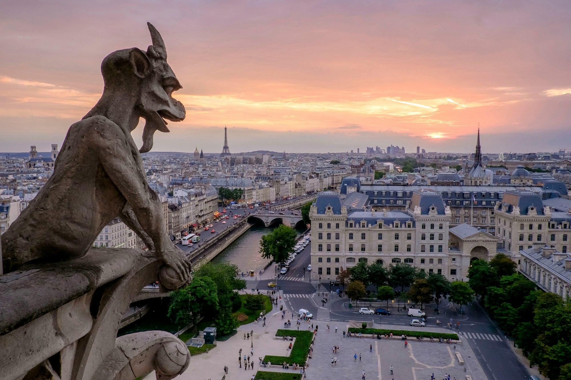 France Proposes Sweeping Social Media Ban for Children Under 15
